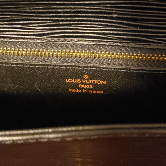 Authentic Louis Vuitton epi leather saddle bag black - Picture 4 of 14